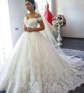 Casual Formal Clothing: White Off Shoulder Wedding Dresses 2022 Bride for Plus Size Women Celebrity Ball Gowns Beads Lace Applique Bridal Gown