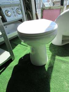 Modern Whtie Toilet with Slow-Close Toilet Seat 400H x 365W x 655D