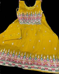 Georgette based beautiful crop top blouse with georgette lehnga and dupatta for Girls