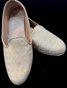 Velvet based very soft cushioned Men’s Punjabi Jutti