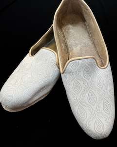 Velvet based very soft cushioned Men’s Punjabi Jutti