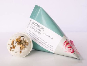 Bath Bomb // mint, manuka + chamomile