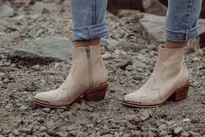 Clothing wholesaling: Charlie Boots Beige - CLOSING DOWN SALE 70% OFF