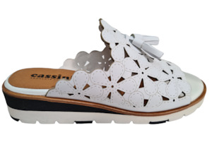 Footwear: Cassini -Mikella