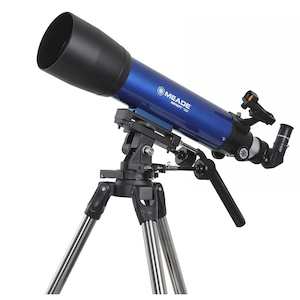 Sporting equipment: Meade Infinity 102mm AZ Refractor Telescope