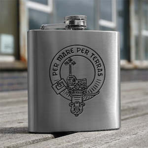 Clothing: 6oz Stainless Steel Hip Flask with Cups Gift Set (Clan Crest)