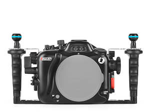 Canon EOS R7 - Nauticam NA-R7 Housing - 17338