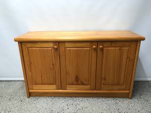 Furniture: Honey Coloured Buffet (20086)