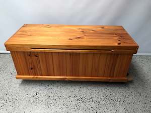 Furniture: Glory Box - Large (20090)