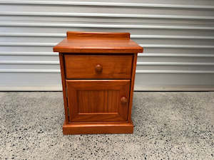 Furniture: Solid Wood Single Bedside Cabinet (20043)