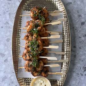 Christmas Fingerfood: Harissa prawn skewers with mayo