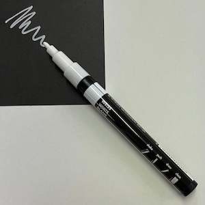 Marabu Yono Acrylic Marker Fine: Marabu YONO 070 White (FINE)