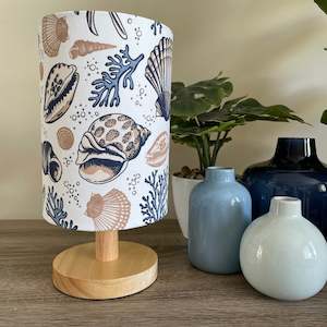 Timber and Seashells table lamp