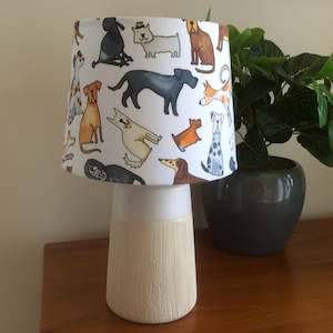 A lotta dogs table lamp