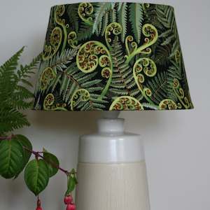 Furniture: Small fern table lamp