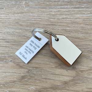 Rimu House Keyring - White