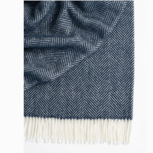 Living Room Accessories: Magnus Throw - Navy