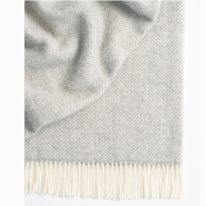 Living Room Accessories: Magnus Throw - Grey