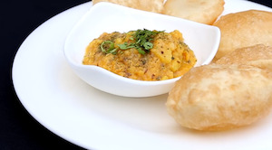 Kachori w/ Aloo Sabzi (2pc)