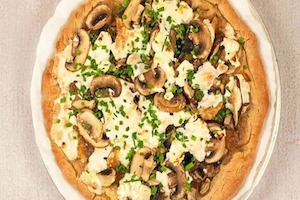 TRIO PIZZA (Cap, Onion, Mushrooms)