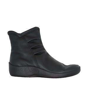 Shoe: Arcopedico L19 Black