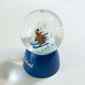 Internet only: Cute NZ Kiwi Bird Skier Winter Snowglobe