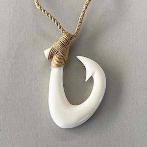 Internet only: NZ Maori Cow Bone Hook Necklace with String Cord