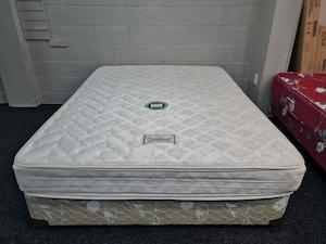 Freedom Royal Queen Bed Base & Mattress - Zone