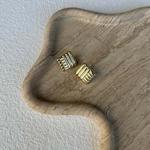 Di Earrings - Gold