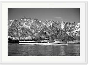 Landscape Photography: TSS Earnslaw and The Remarkables - BWSM037