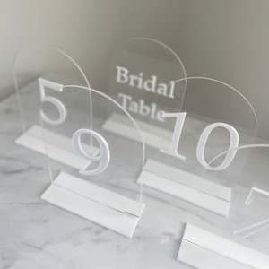 CURVED ACRYLIC CLEAR & WHITE TABLE NUMBERS