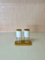 Kitchenware: Salt and Pepper Shaker (Sample)