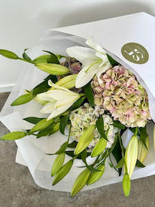 Flower: Hydrangea & Lily Bouquet