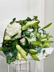 Flower: Classic Green & White Bouquet