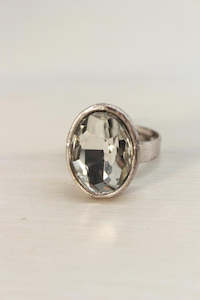 OVAL DIAMOND RING