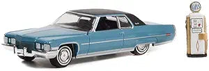 Scale: 1/64: 1972 Cadillac Coupe deVille with Gas Pump