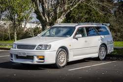 Car dealer - new and/or used: Nissan Stagea 260RS - 1997