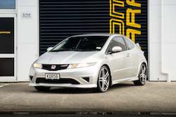 Car dealer - new and/or used: Honda Civic Type R - 2008