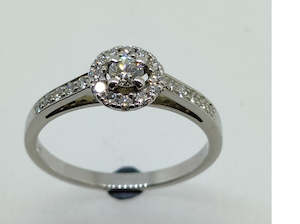 9WG Diamond Halo Cluster Ring L1906W9D