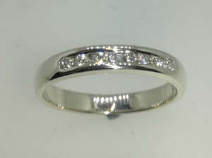 Jewellery: 9ct W/G Diamond Ring SKE231 WG 0.20CT