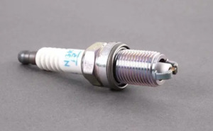 Motor vehicle parts: Spark Plug