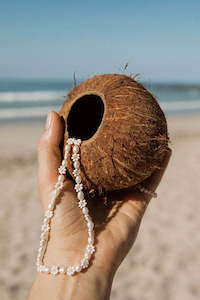 Surf & Stone Daisy Necklace