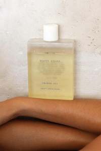 Clothing: Beauty Engine Sweet Almond x Manuka Honey MGO 100 Shower oil