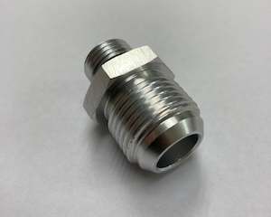 Automotive servicing: Male adapter fitting (10an - M16x1.5)