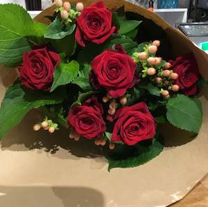 Florist: 6 Red Roses