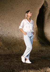 Clothing: Le Edit Mom Jeans In Stonewashed