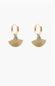 Clothing: Antler Gold Fan Huggie Earring