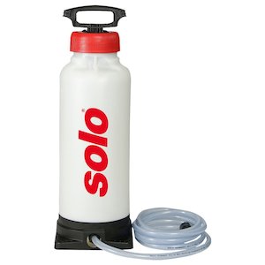 Lawn mower wholesaling: Solo 11L water tank