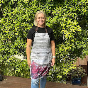 Inge's Art Apron - Small Pomegranate on Wood Background