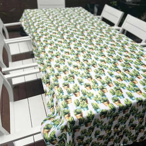 Tablecloths Runners: Beige Tablecloth with Baby Cacti